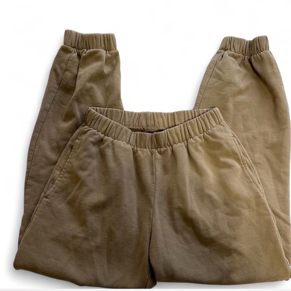 Brandy Melville Pants - Brandy Melville brown sweatpants